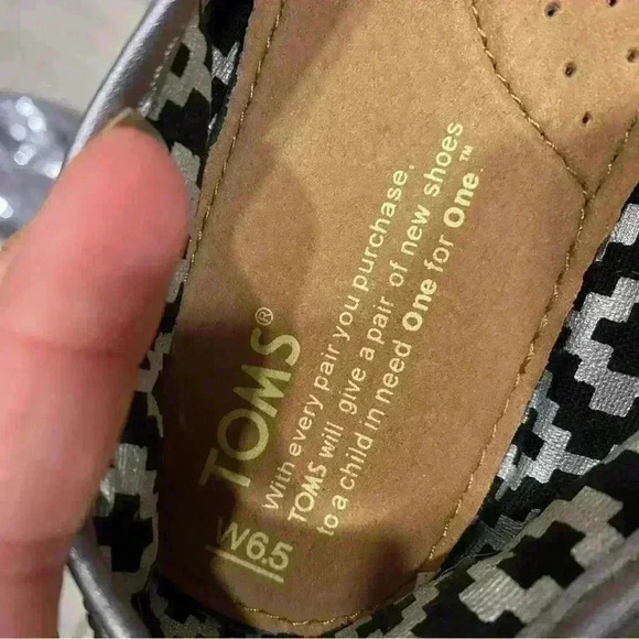 Toms Women’s Size 6.5 Sparkly - Picture 3 of 4